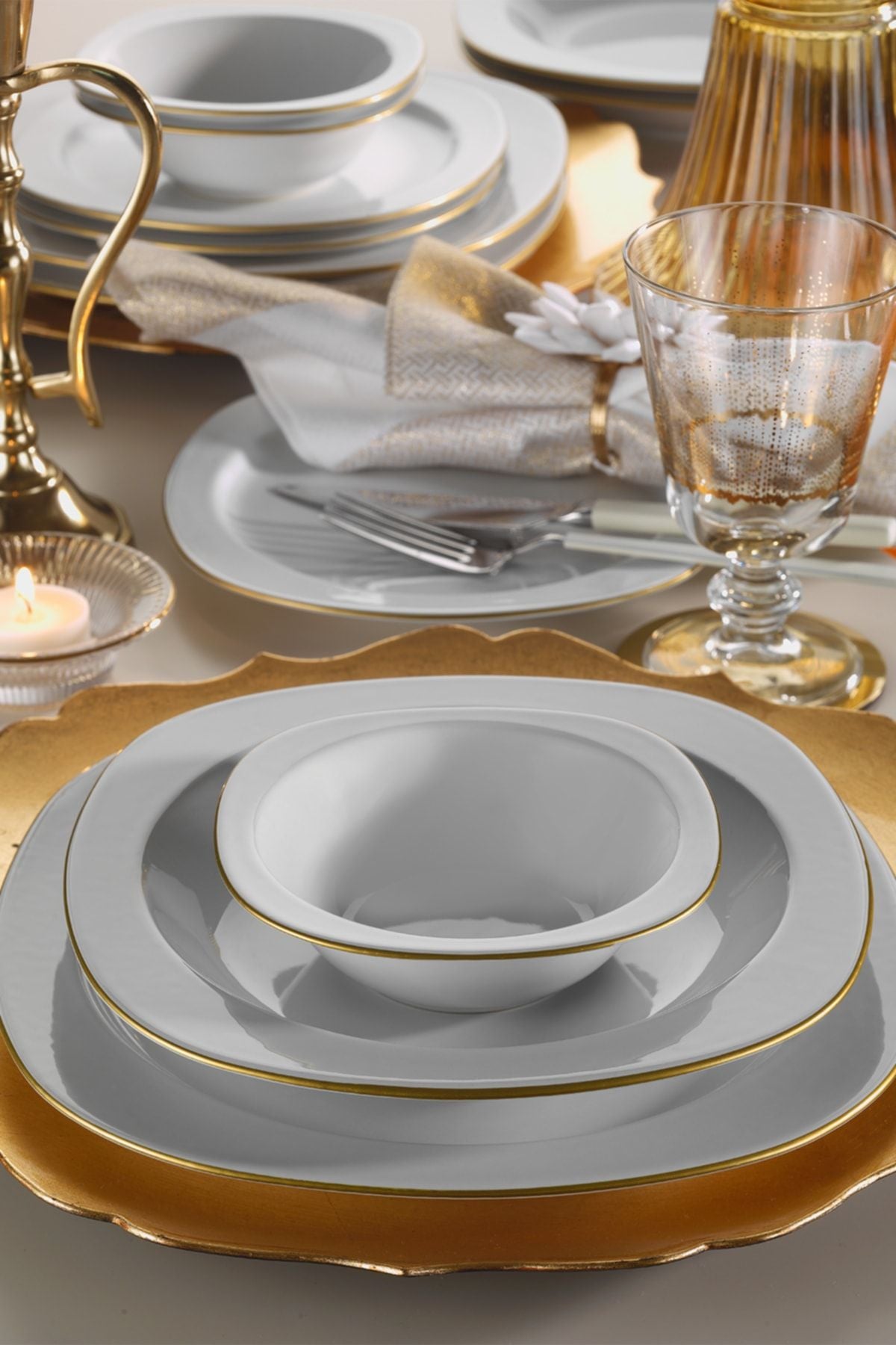 Tetra 6-Seater 24-Piece Gold Mesh Dinner Set