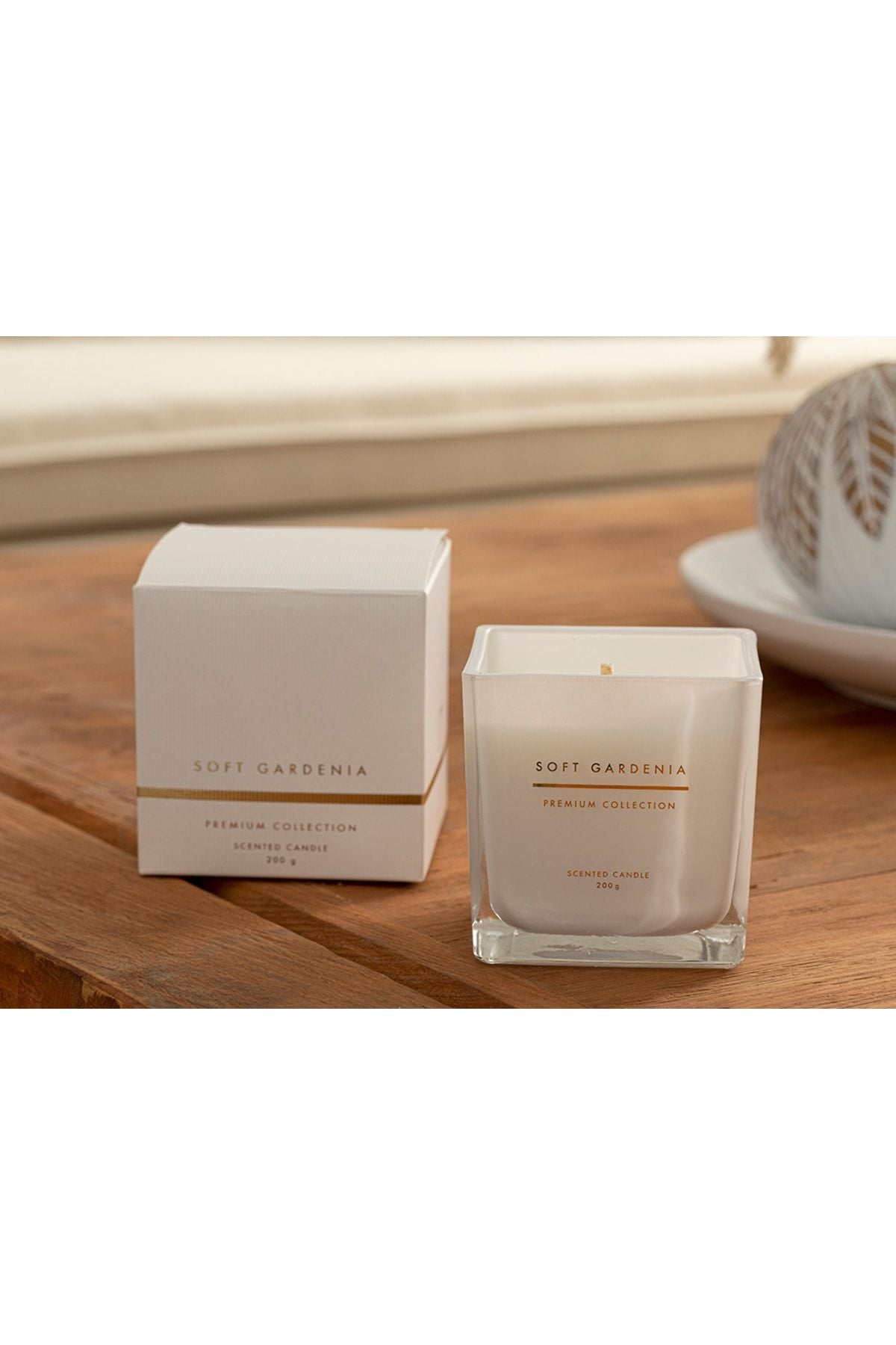 Soft Gardenia Scented Candle 200 gr