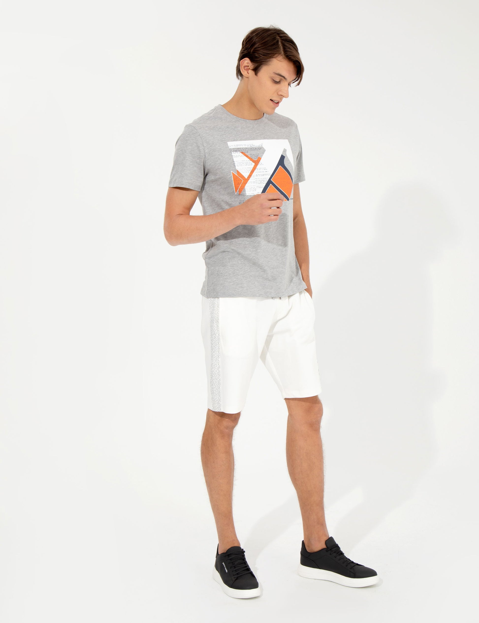 Ecru Slim Fit Knitted Shorts