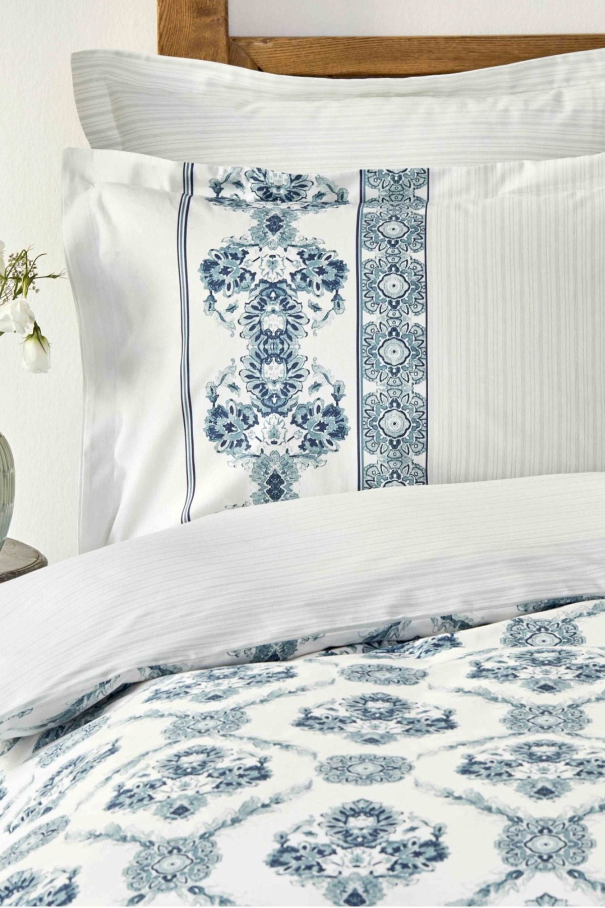 Vivane Blue 100% Cotton Double Size Duvet Cover Set