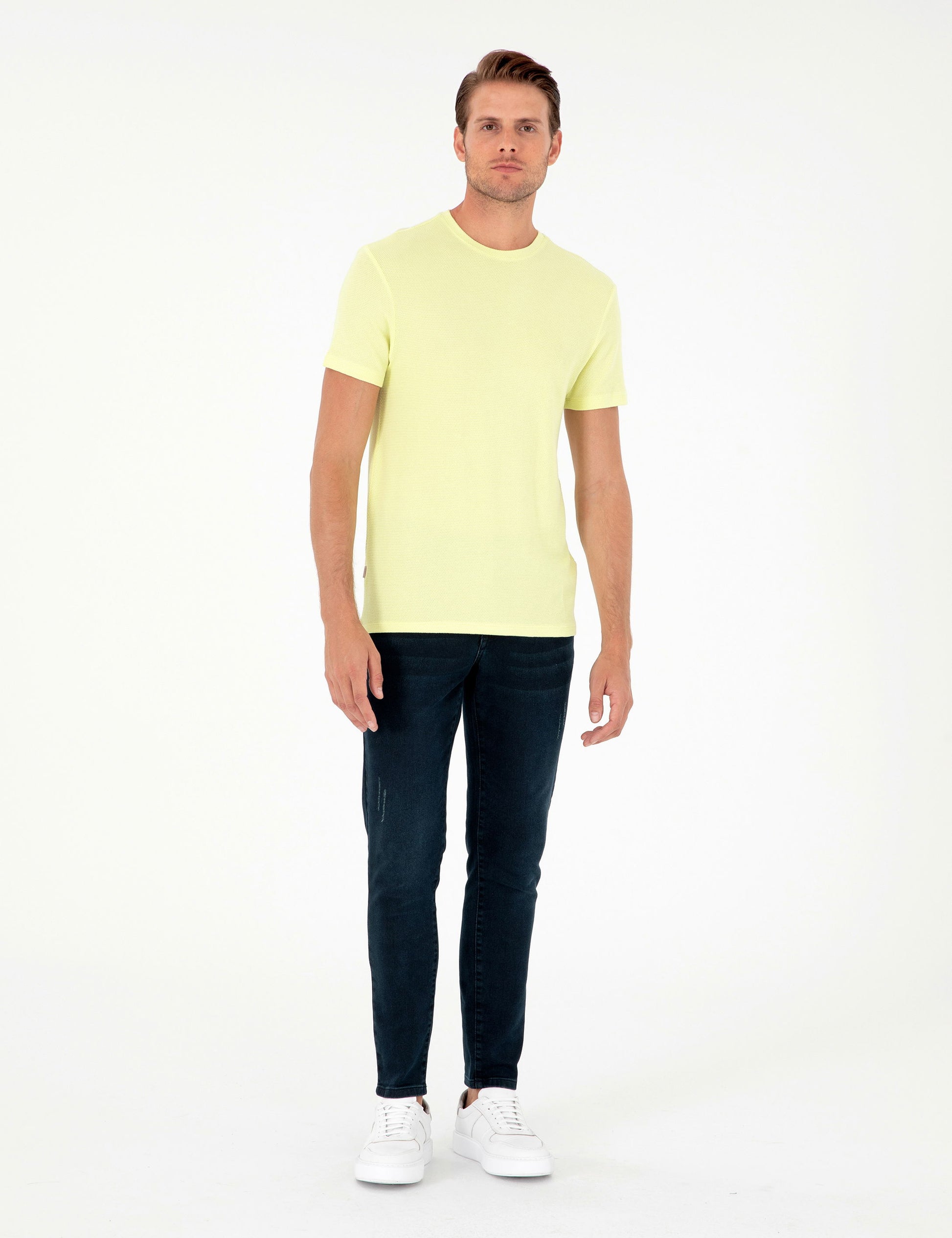 Lemon Slim Fit Basic T-Shirt
