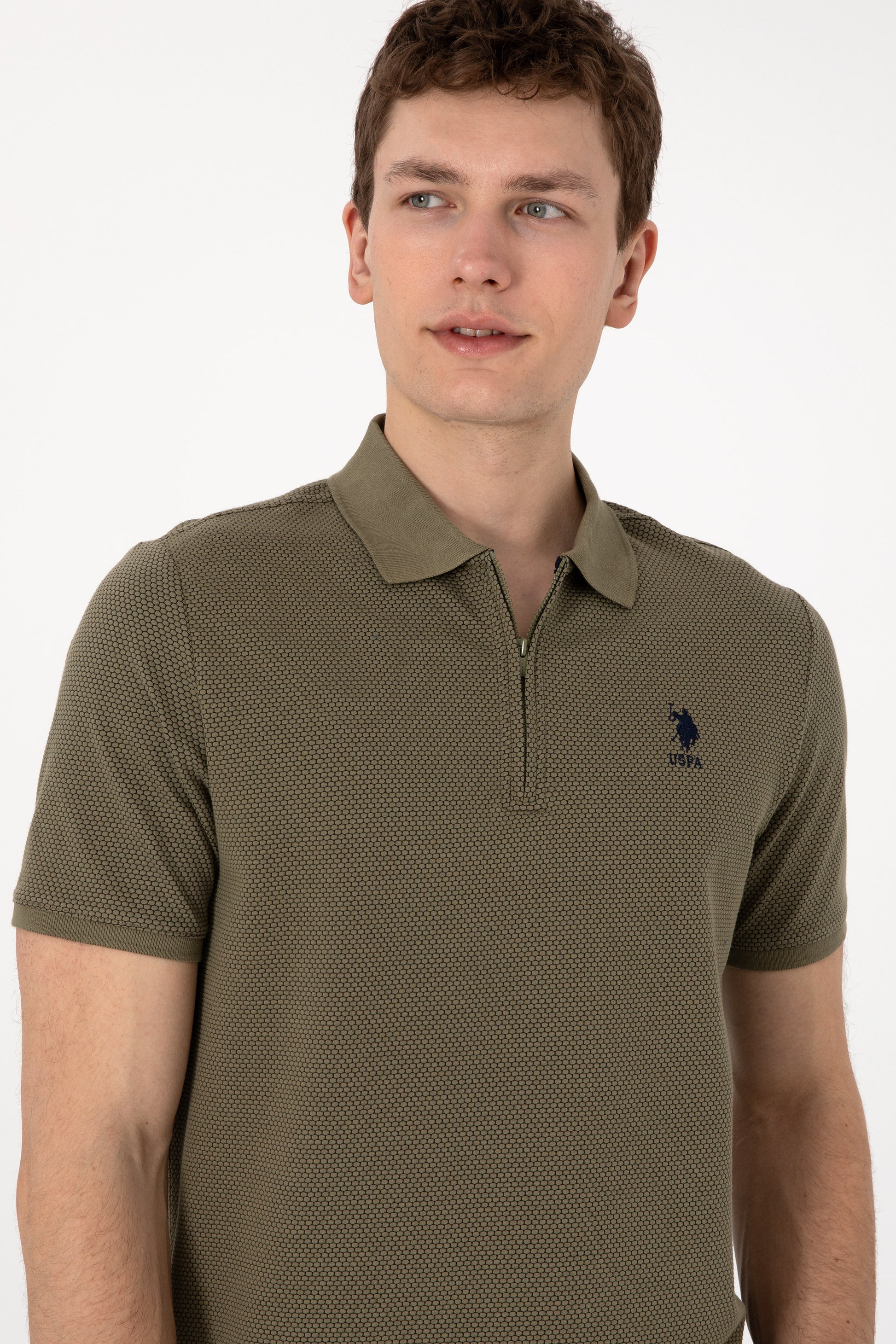 Men's Regular Fit Zippered Mink Textured T-Shirt