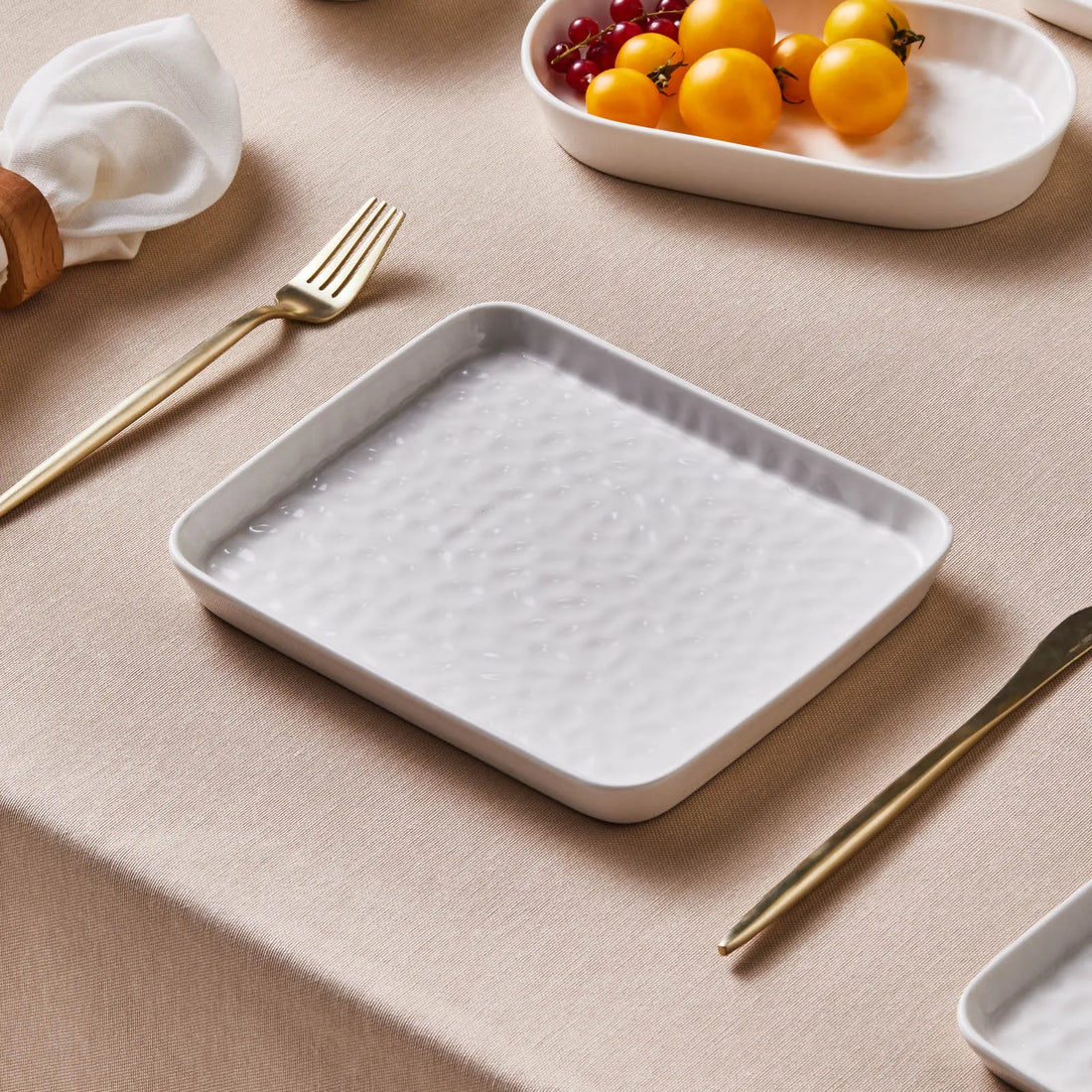 Karaca x Refika White Cake Plate 19 cm