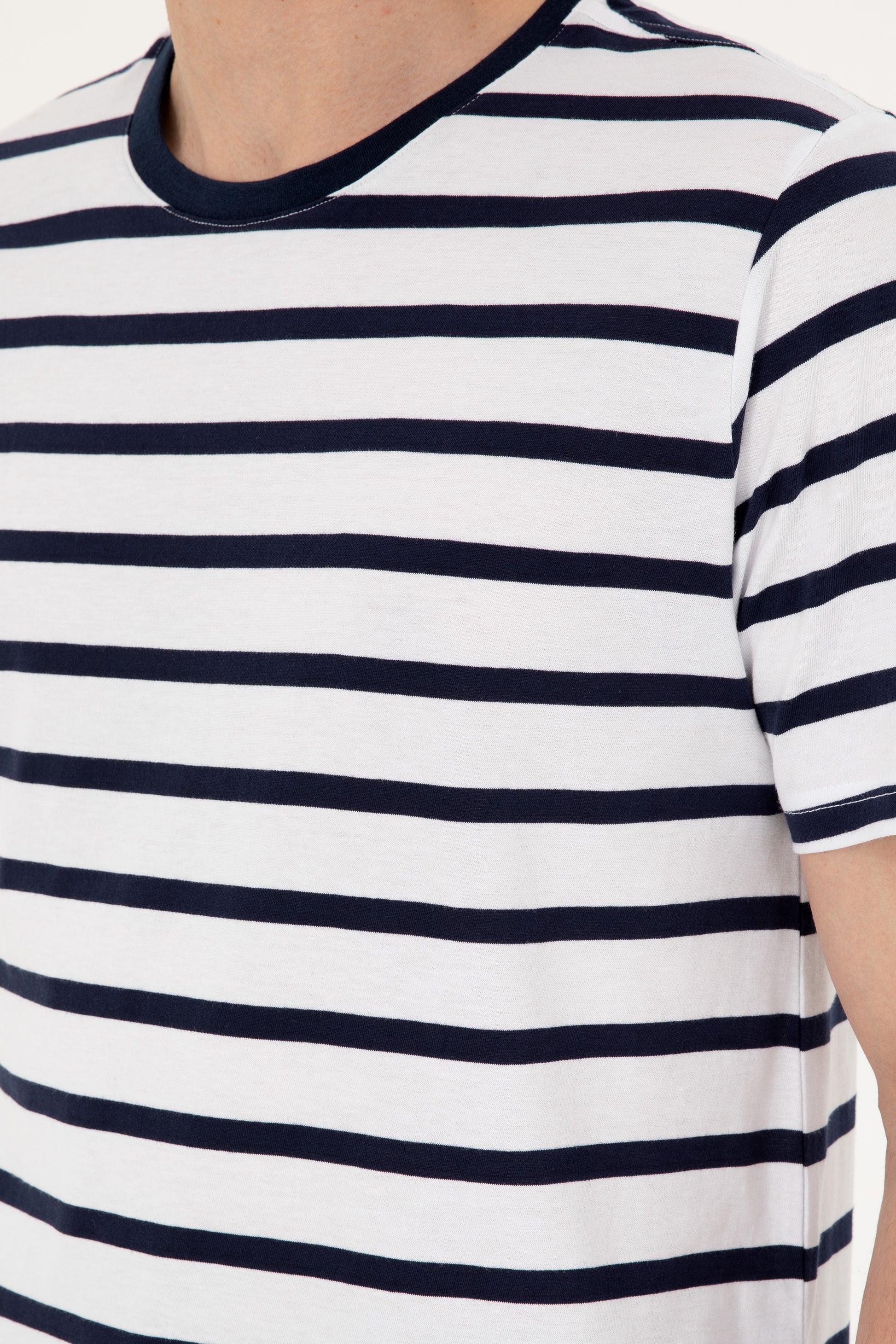 Men's Regular Fit Crew Neck White T-Shirt