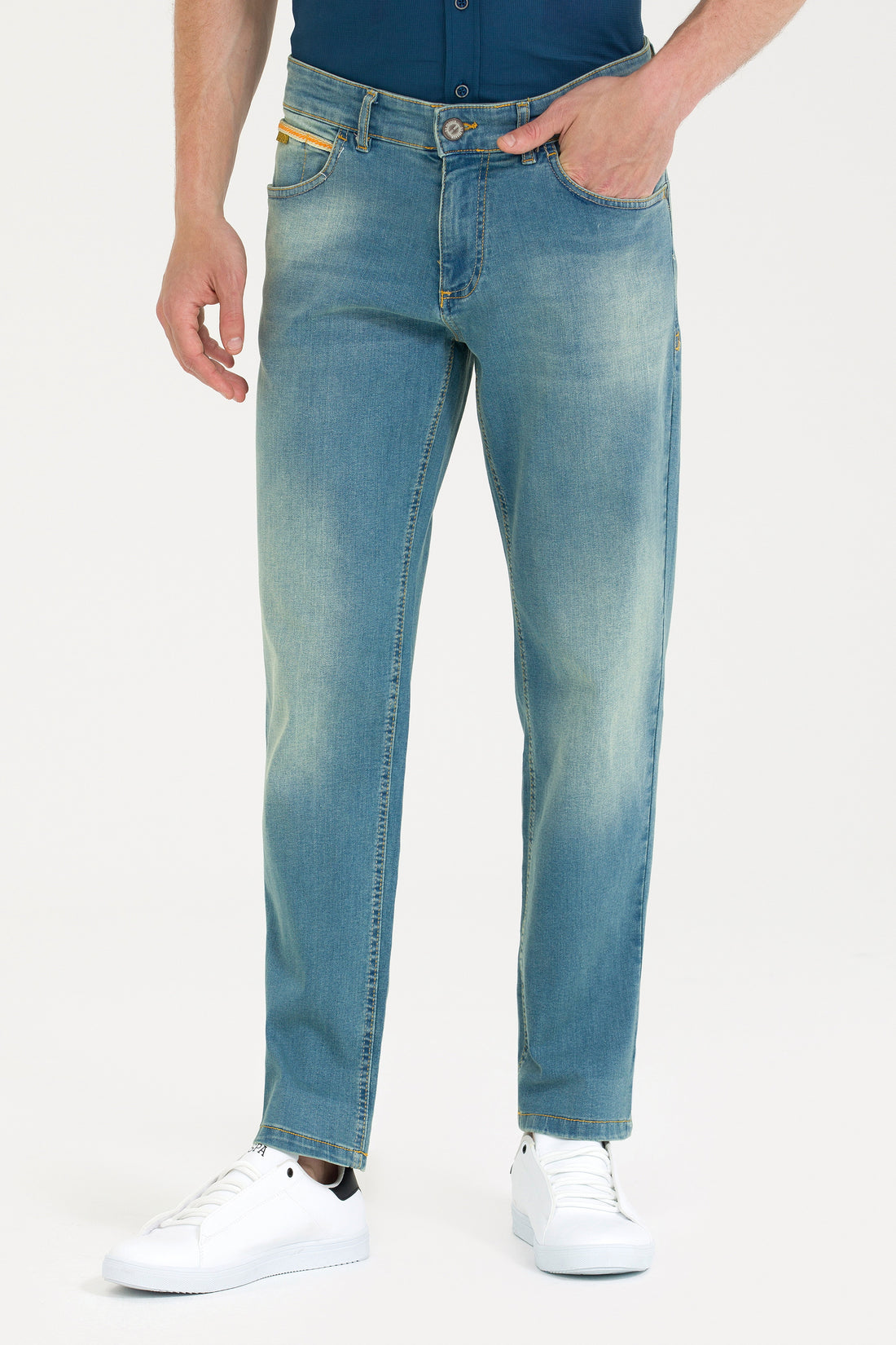 Men's Light Blue Jeans