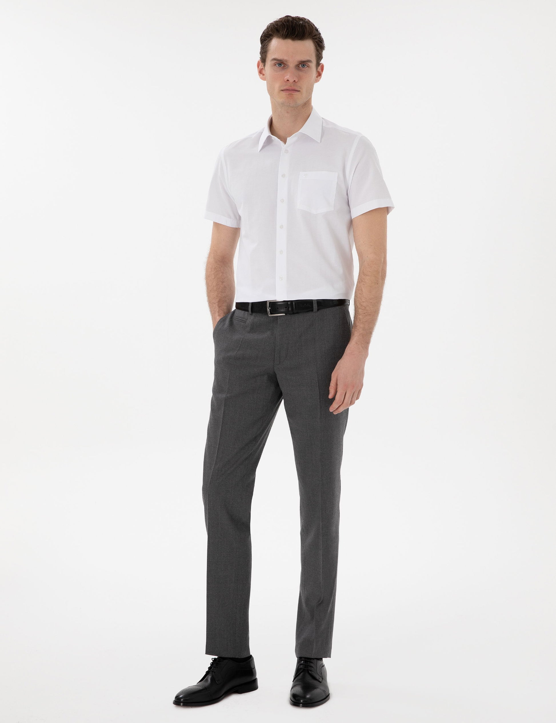 White Basic Regular Fit Short Sleeve Pocket Shirt