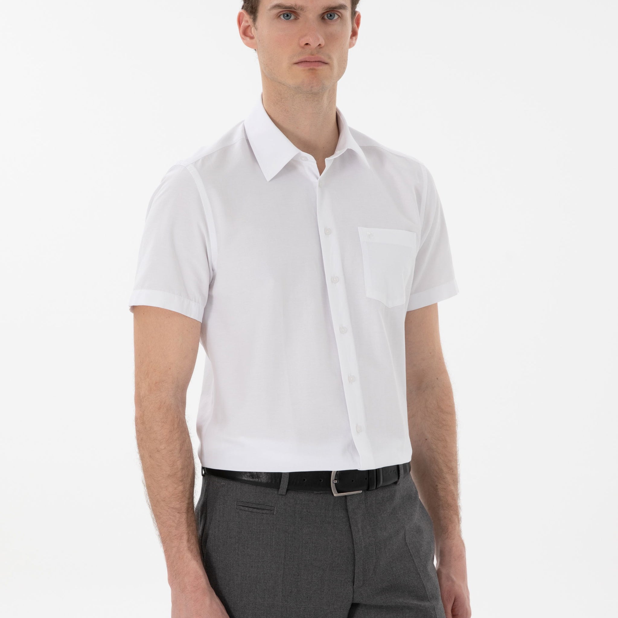 White Basic Regular Fit Short Sleeve Pocket Shirt