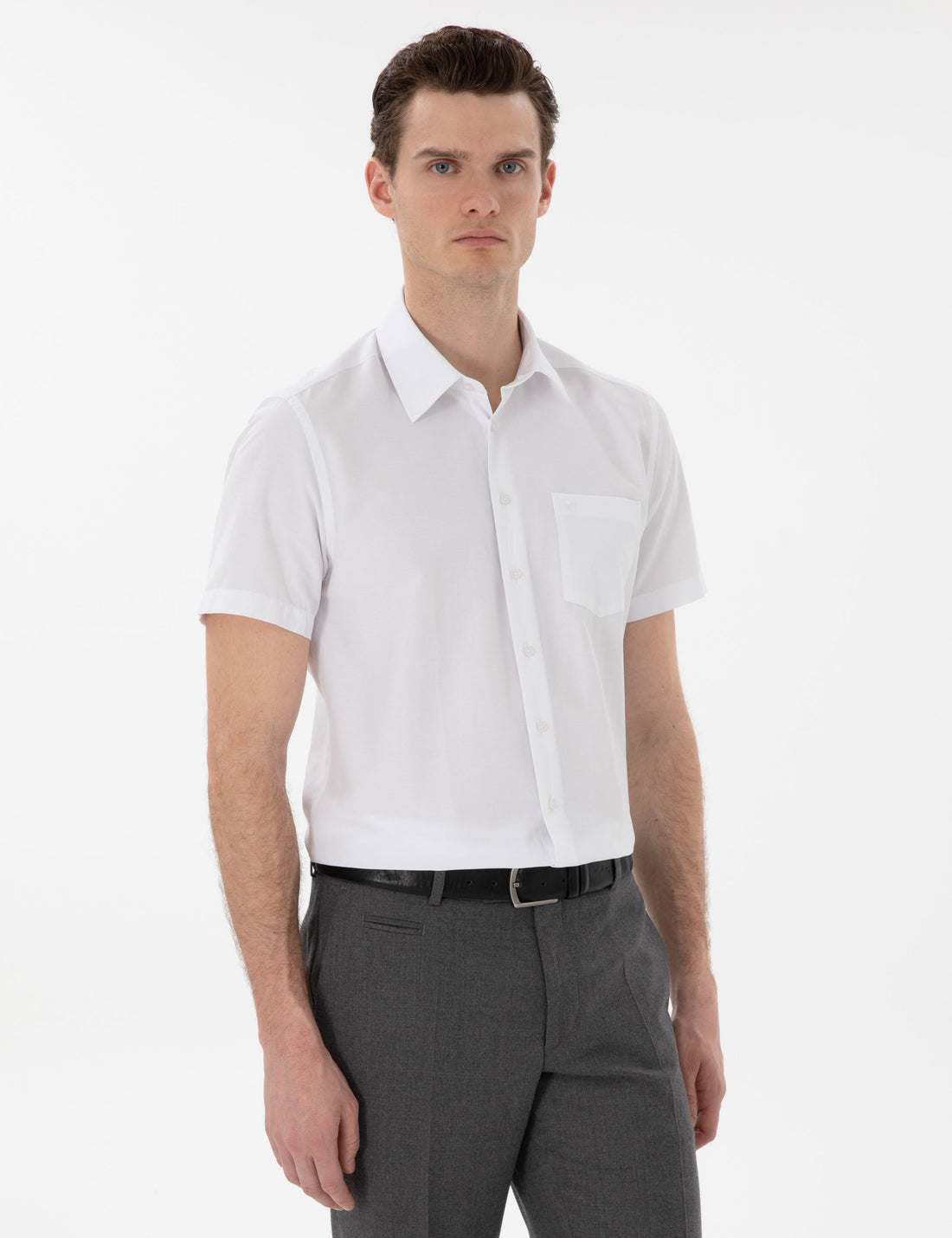 White Basic Regular Fit Short Sleeve Pocket Shirt