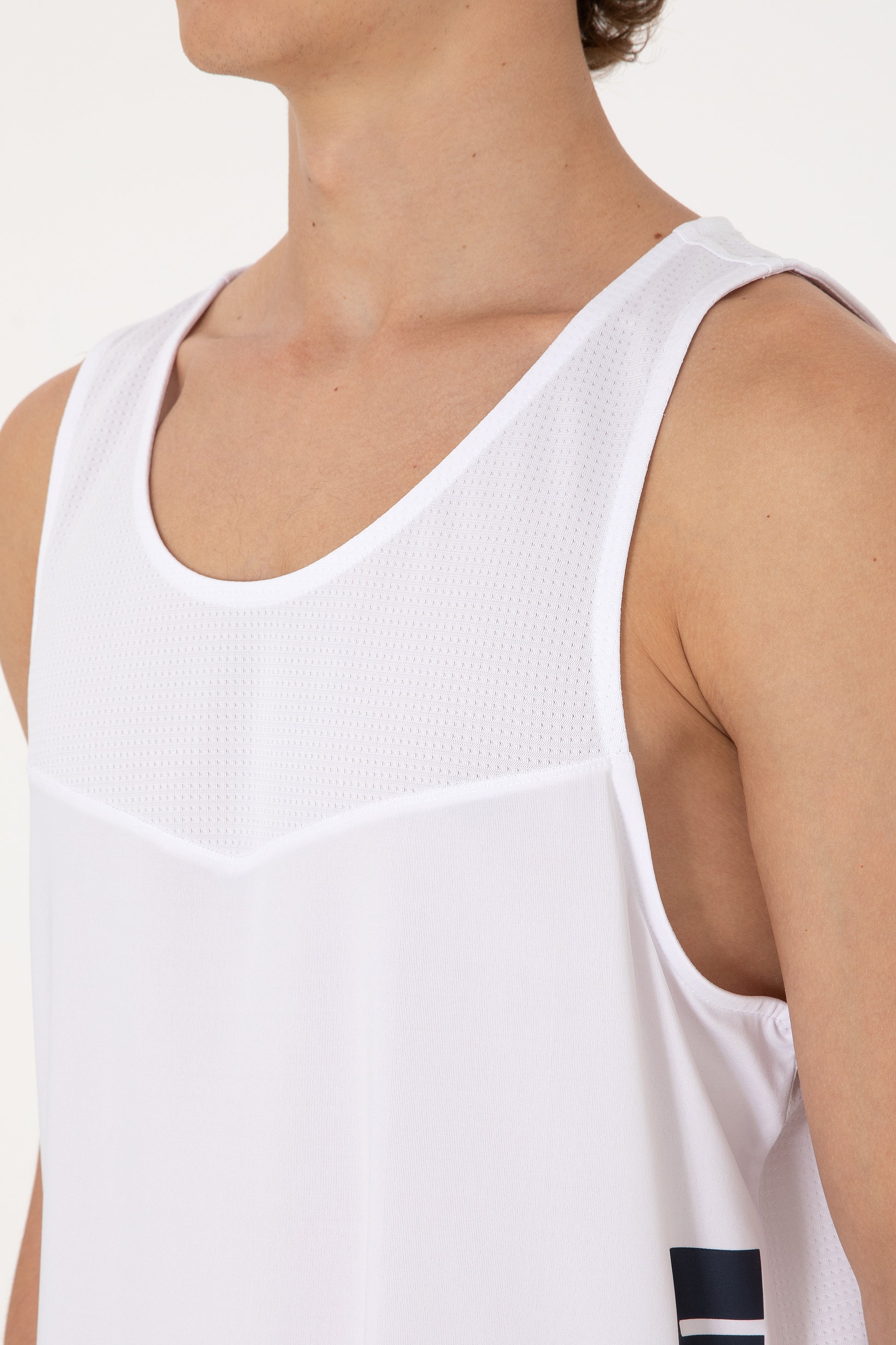 Men's Regular Fit Crew Neck White Sleeveless T-shirt