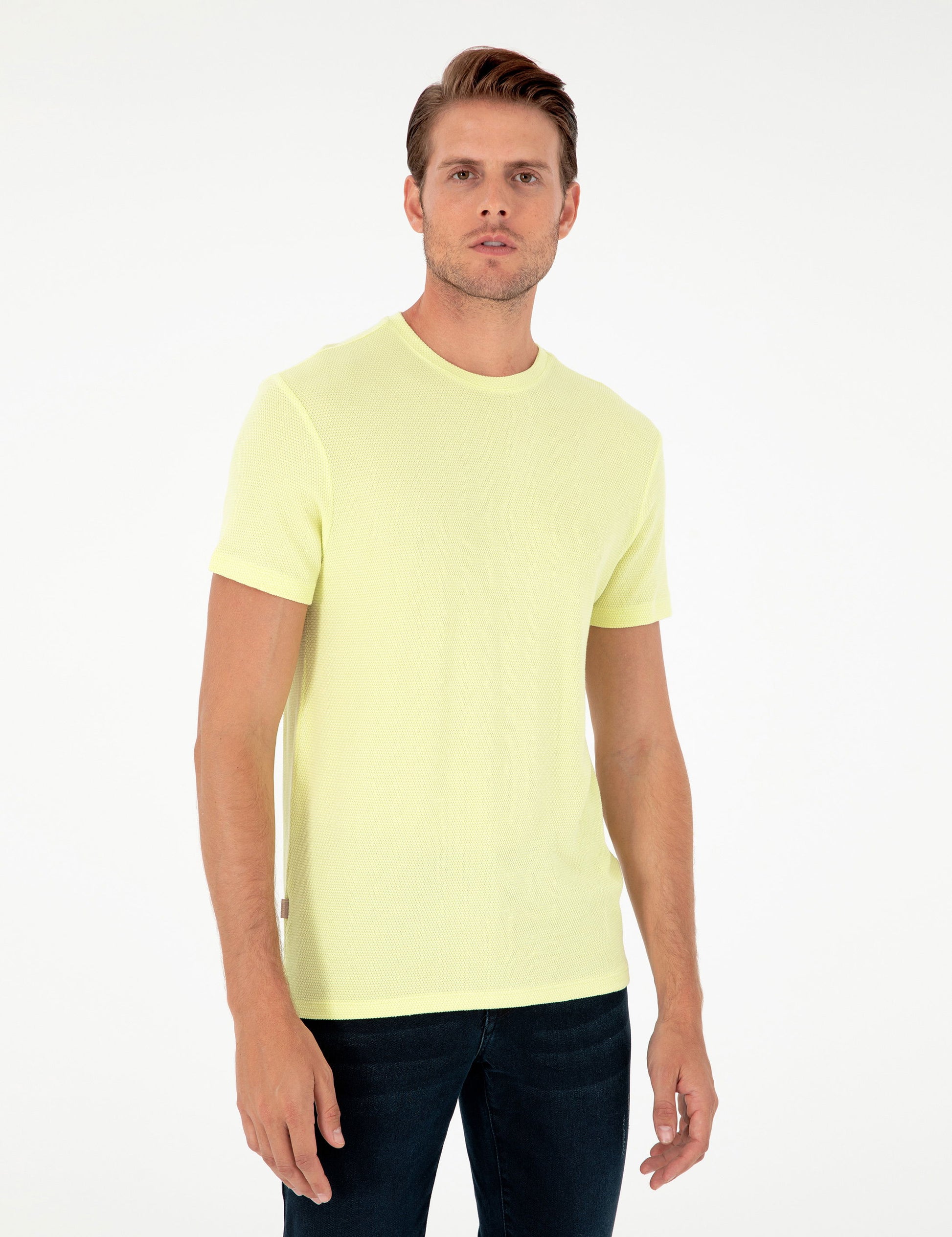 Lemon Slim Fit Basic T-Shirt
