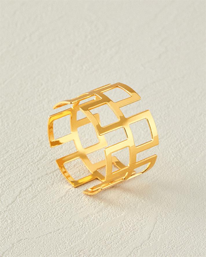 Conch Metal 4-Piece Napkin Ring Gold