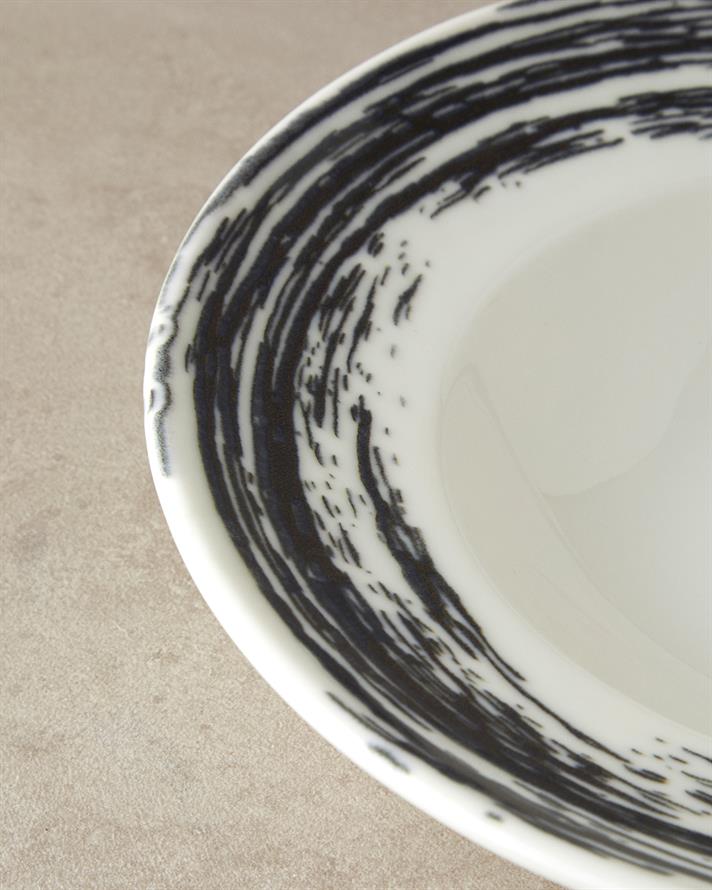 Cycle Porcelain Serving Plate Black