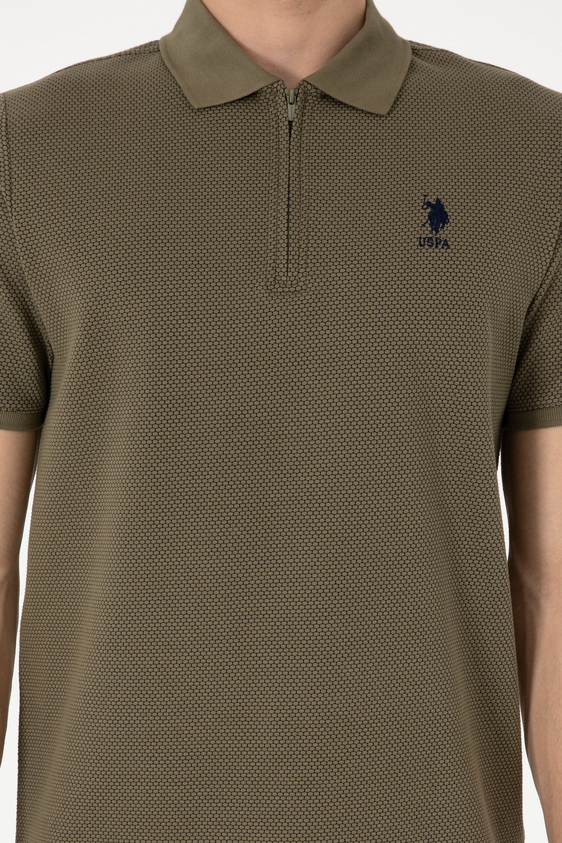 Men's Regular Fit Zippered Mink Textured T-Shirt