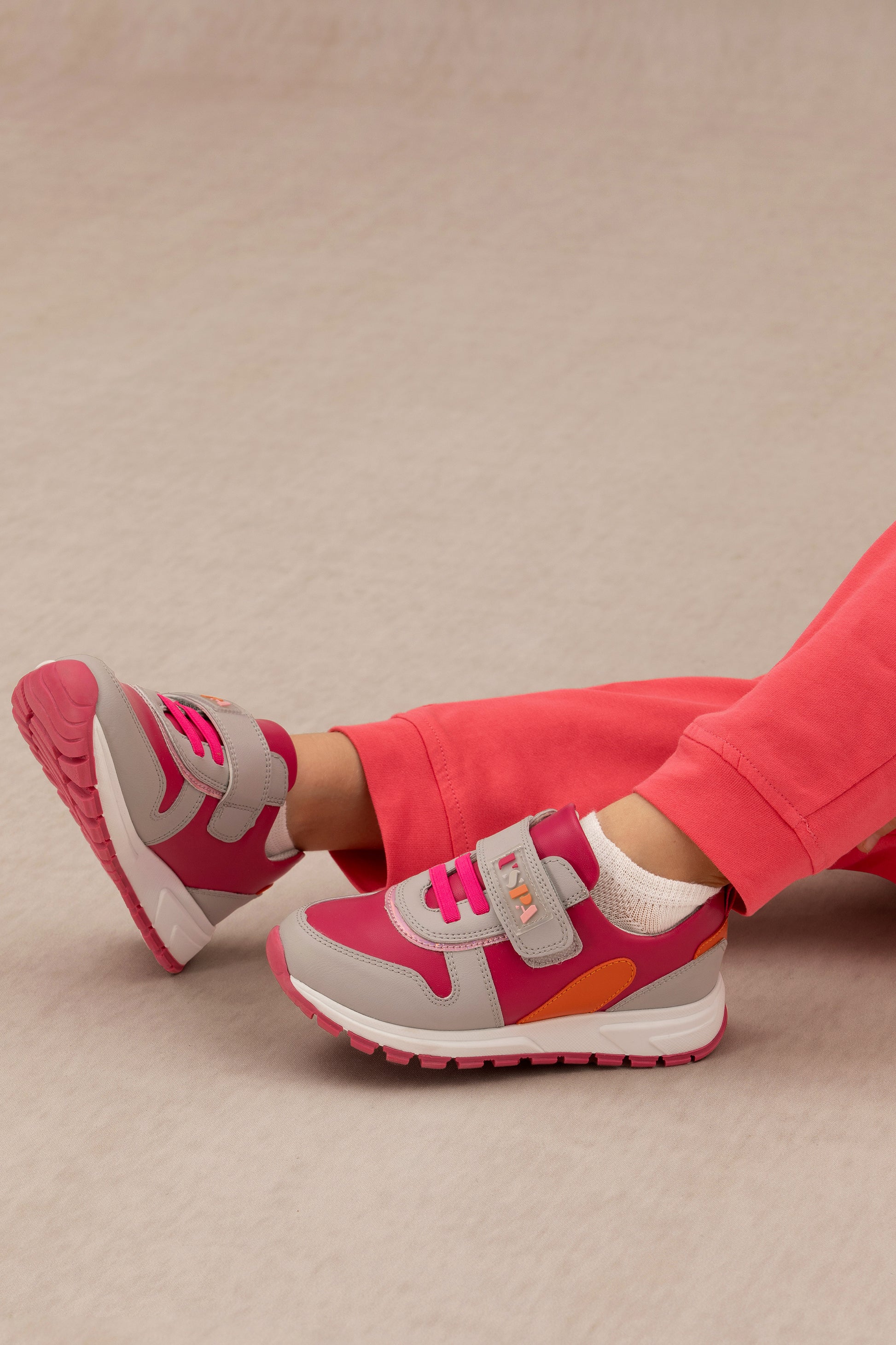 Girl's Fuchsia Sneakers