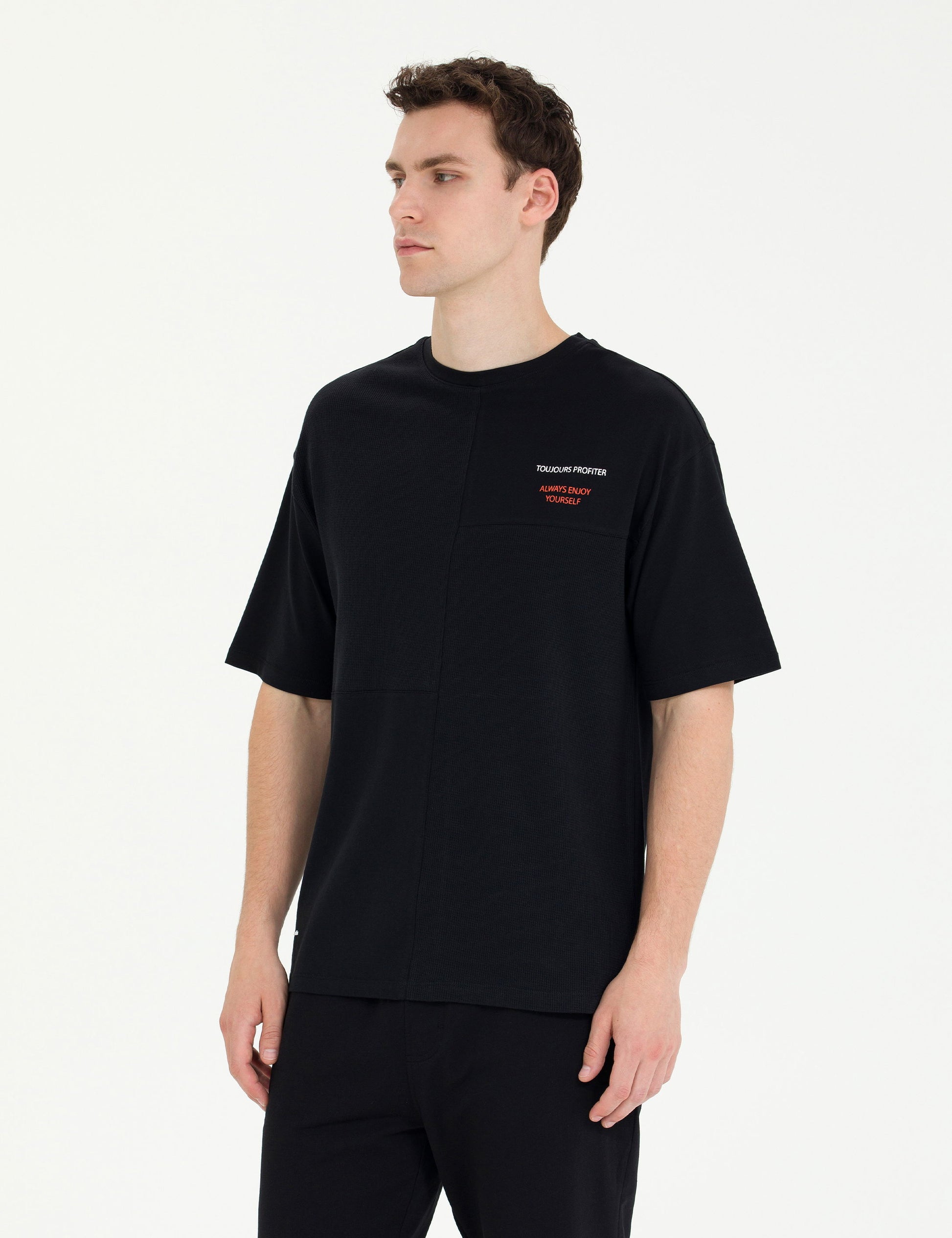 Black Regular Fit Crew Neck T-Shirt
