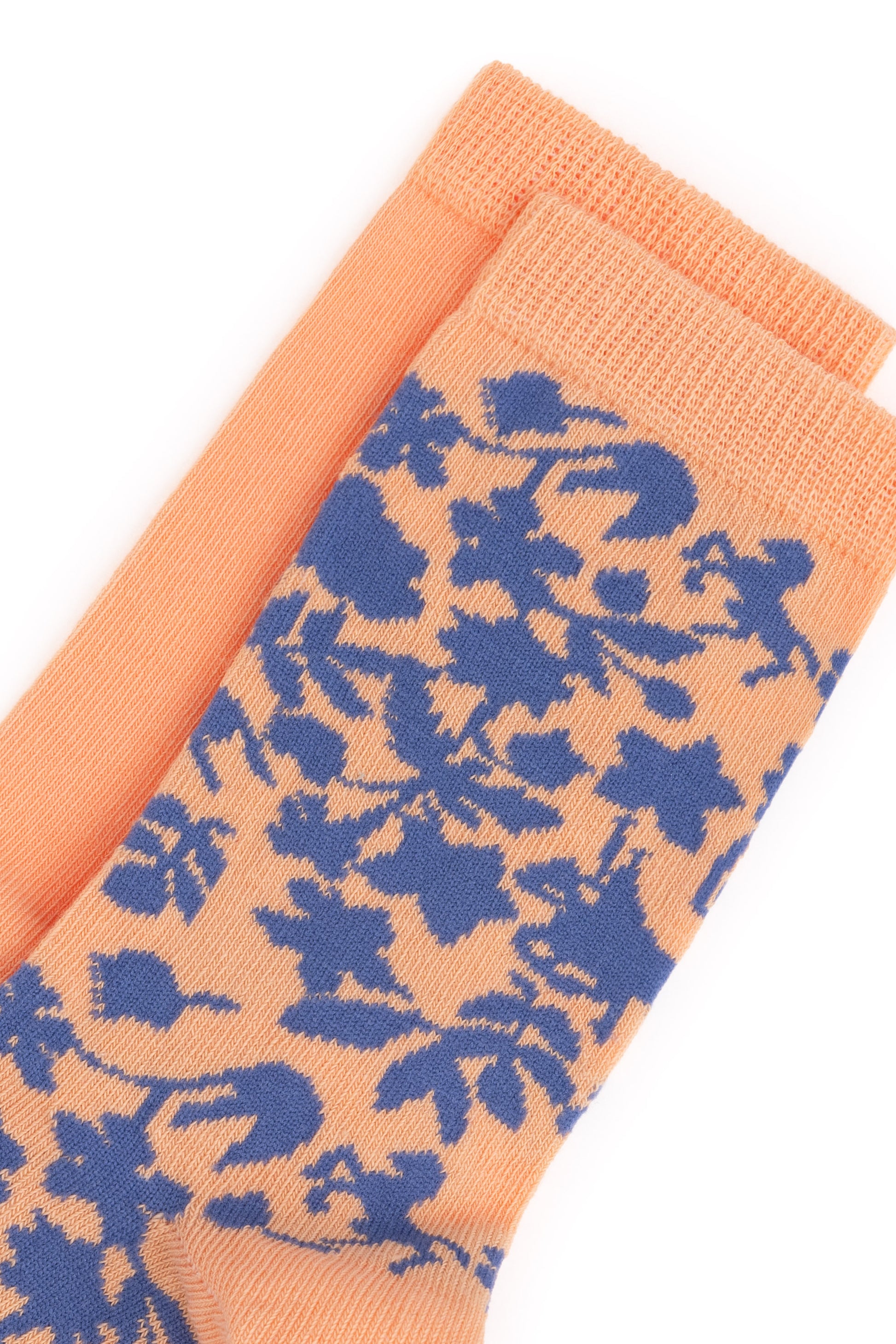 Women Salmon Socket Socks