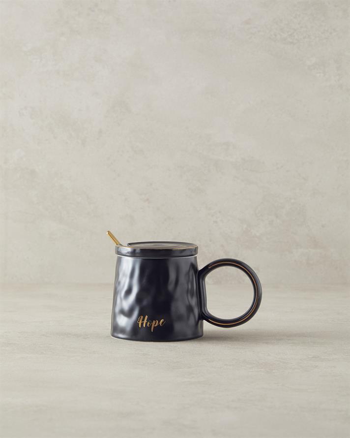 Mantra New Bone China Mug with Lid Spoons Black