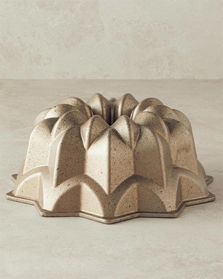 Patisserie Star Cast Cake Mould Gold-Silver