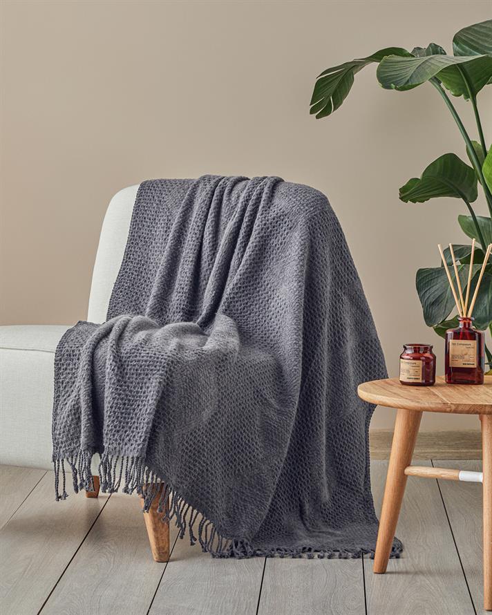 Saige Scotch Tv Blanket Anthracite