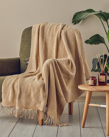 Saige Scotch Tv Blanket Beige