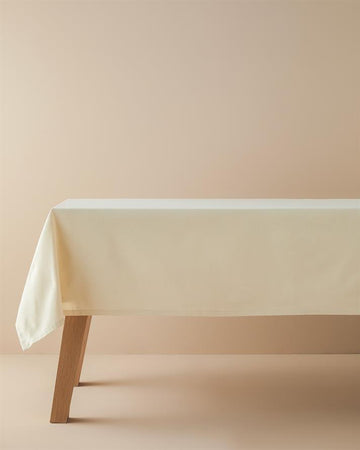 Shimmer Tablecloth 150x240 cm Gold