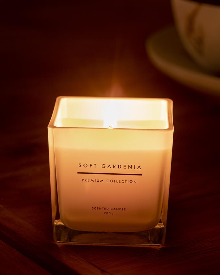 Soft Gardenia Scented Candle 200 gr